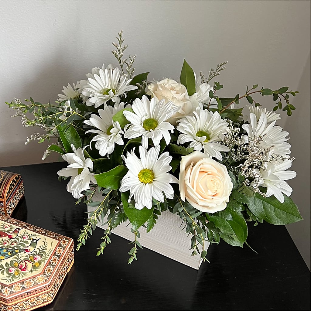 Fresh Linen Box Bouquet – Bath County Florist, Owingsville KY