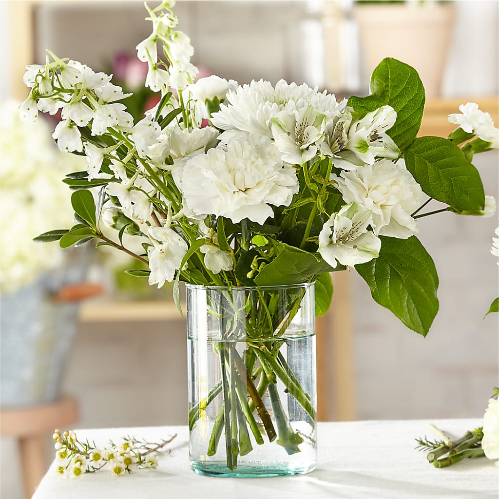 Classic Ivory – A Florist Original – Bath County Florist, Owingsville KY