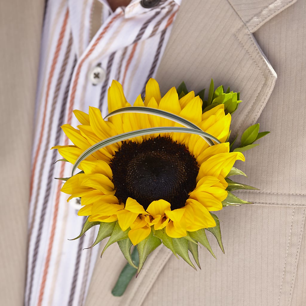 Free Spirit Boutonniere – Bath County Florist, Owingsville KY