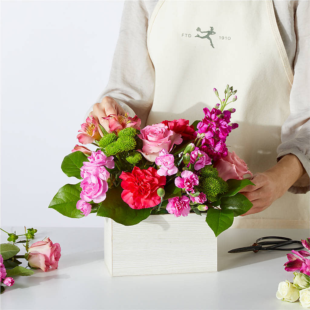 Sweetberry Box – A Florist Original –  Bath County Florist, Owingsville KY