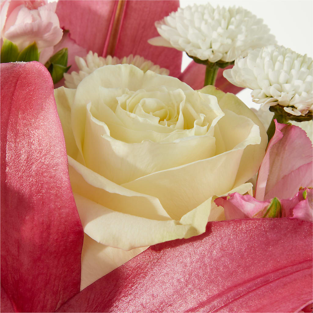 Piece of Cake Bouquet –  Bath County Florist, Owingsville KY